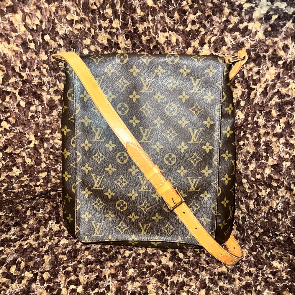 Louis Vuitton Musette Salsa GM crossbody